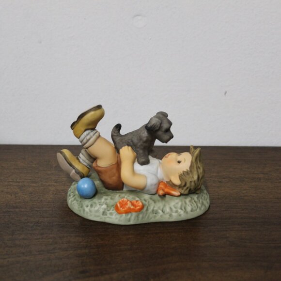 Berta Hummel Figurine "Pals" BH4 Goebel 1996 Boy Playing With Dog With Ball - Picture 2 of 8